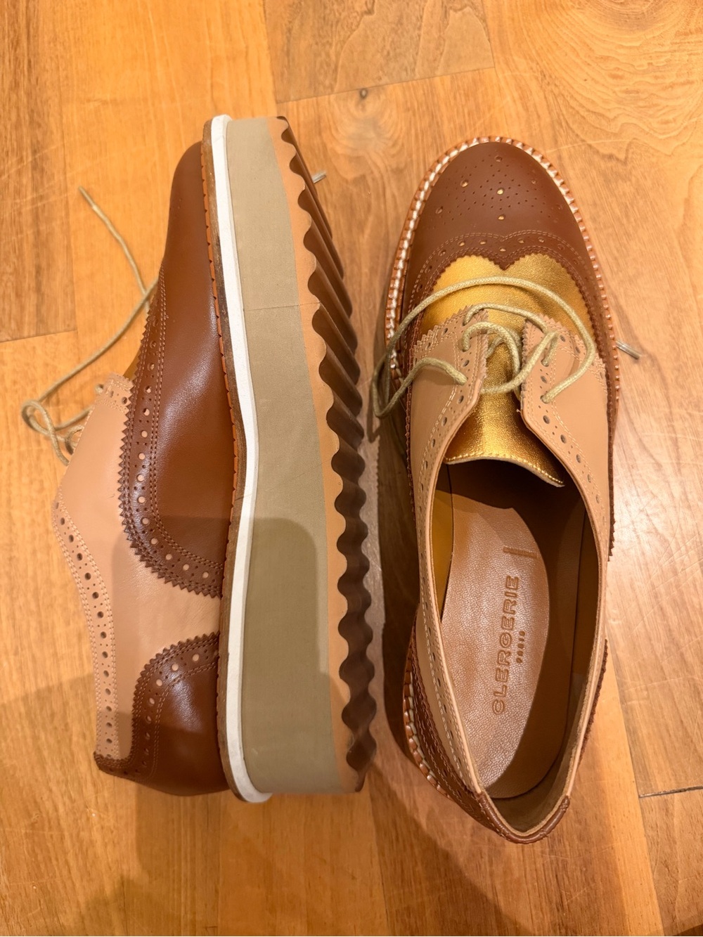 Robert Clergerie Two-Tone Brown Wingtip Platform Oxford - Brown/Beige